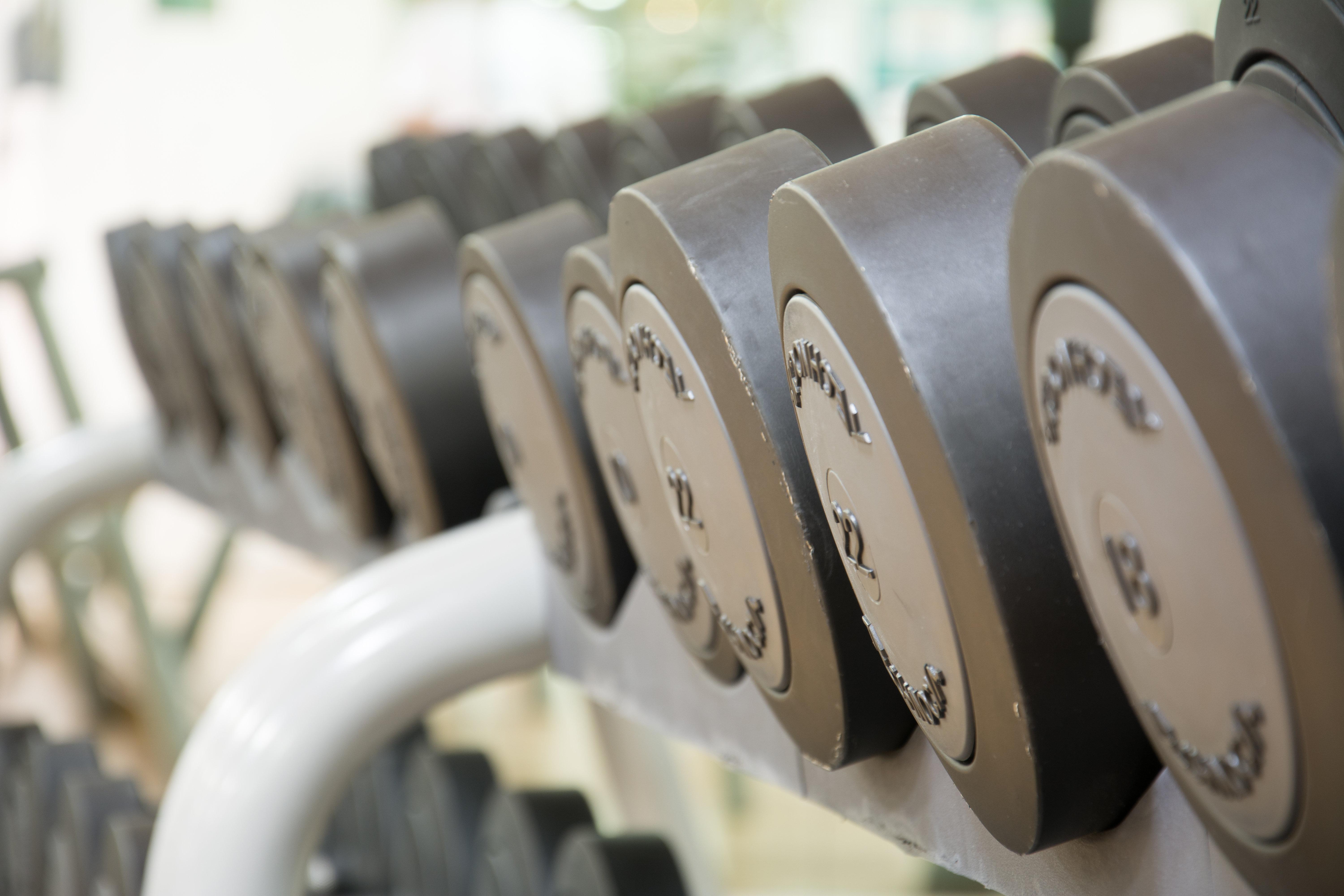 Crowne Plaza Resort Salalah Exterior foto Dumbbells on a rack