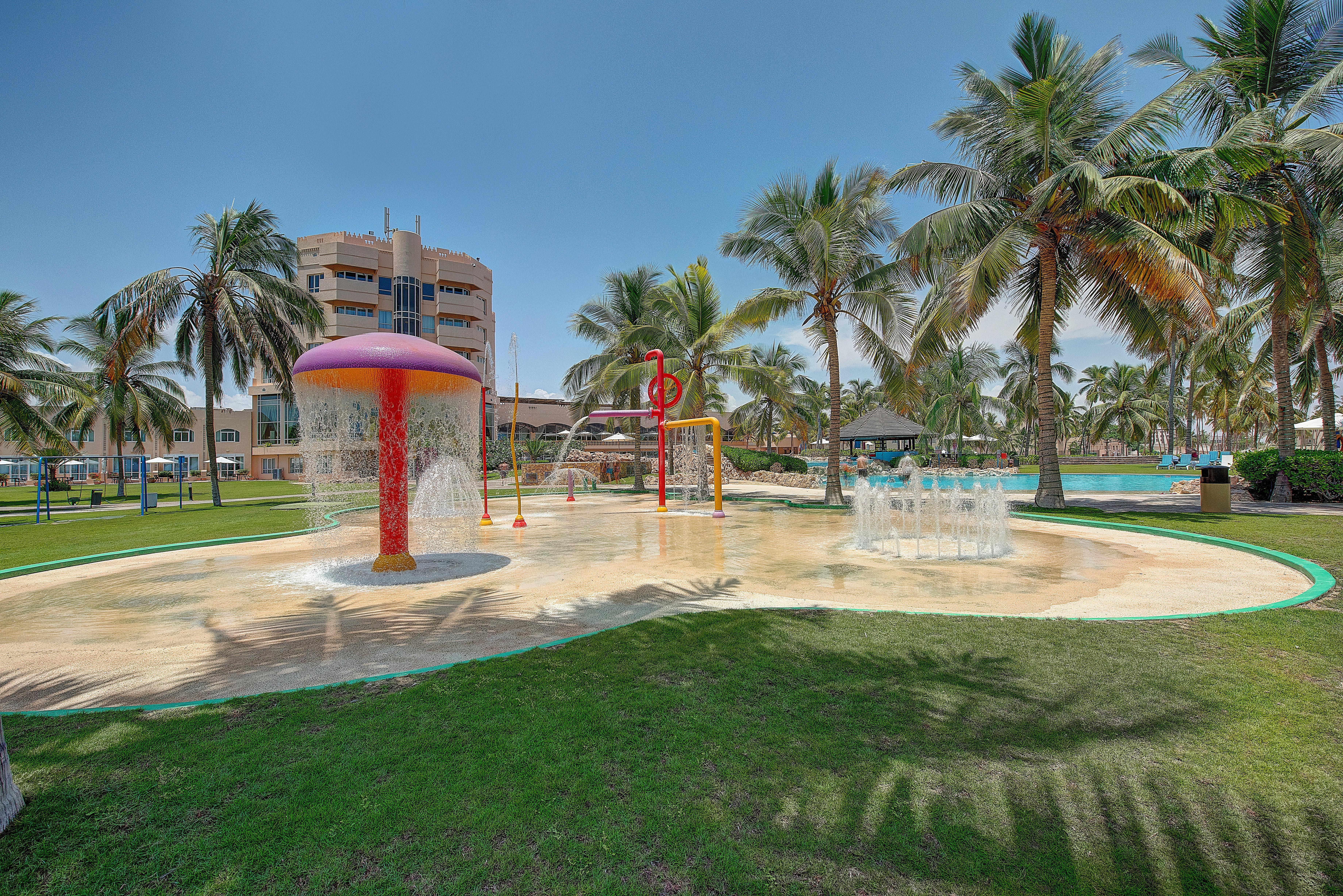 Crowne Plaza Resort Salalah Exterior foto Splash Island