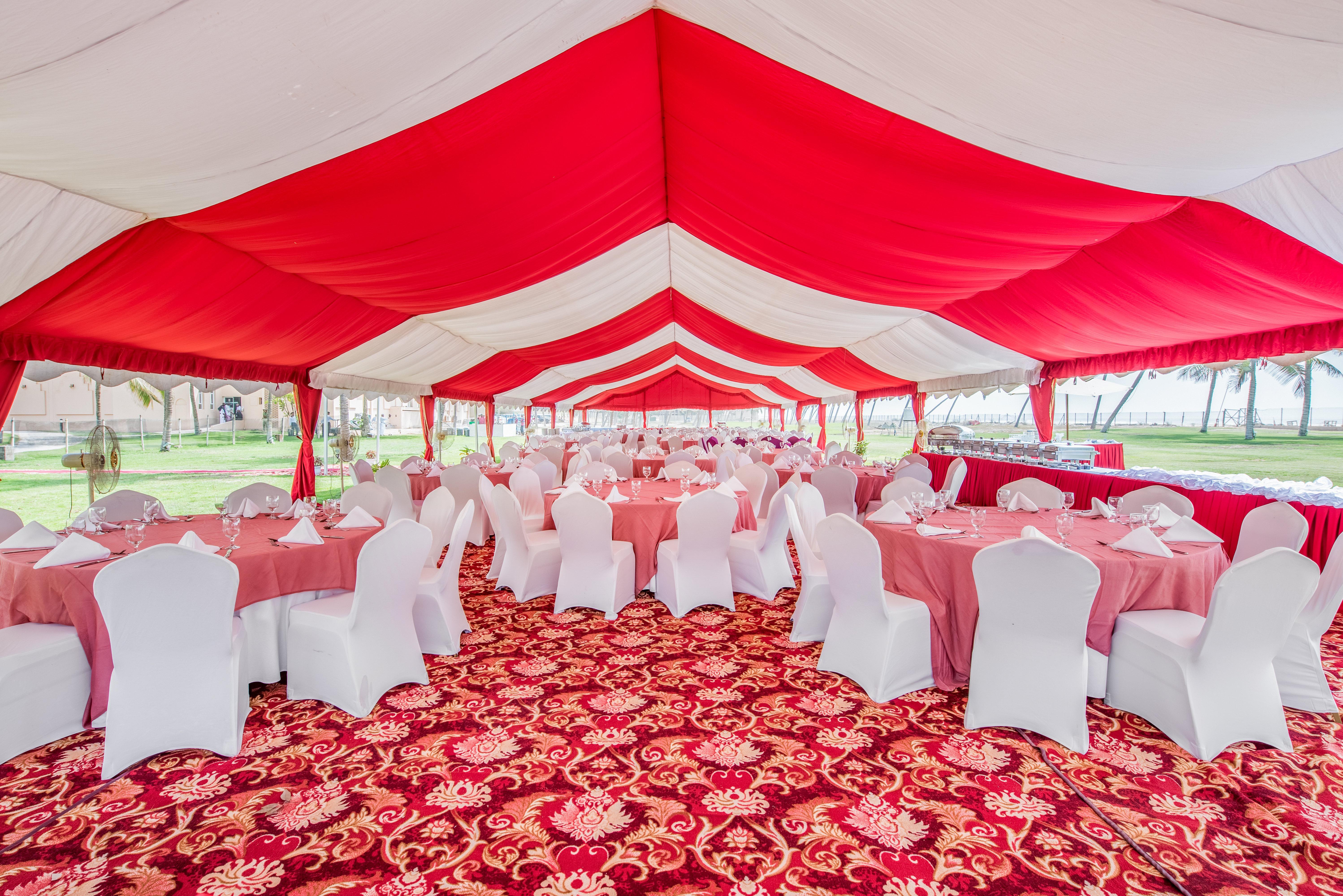 Crowne Plaza Resort Salalah Exterior foto A tent for a wedding reception